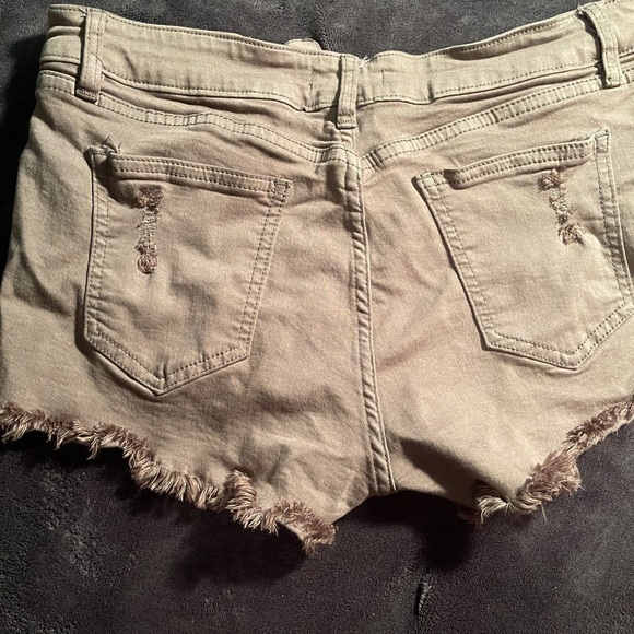 Olive green shorts - Picture 2 of 5
